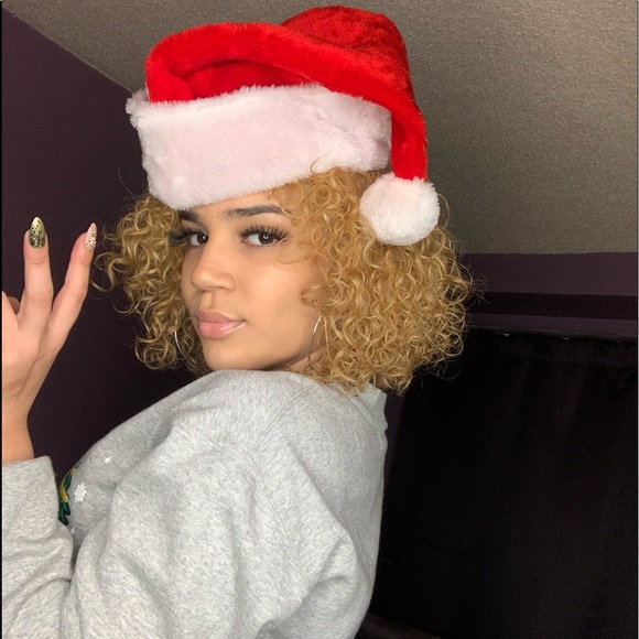 Meet your Posher - Picture 3 of 3